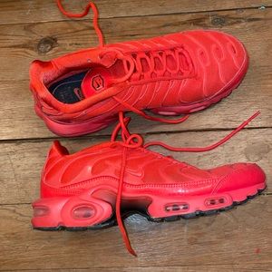 Red Women’s Nike Tn
